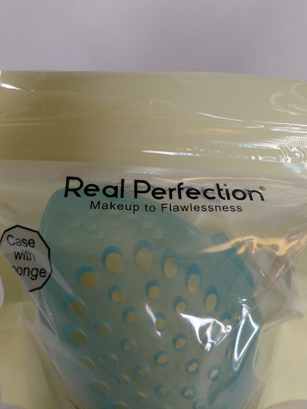 Real Perfection - Sponge + Case - Picture 3 of 7